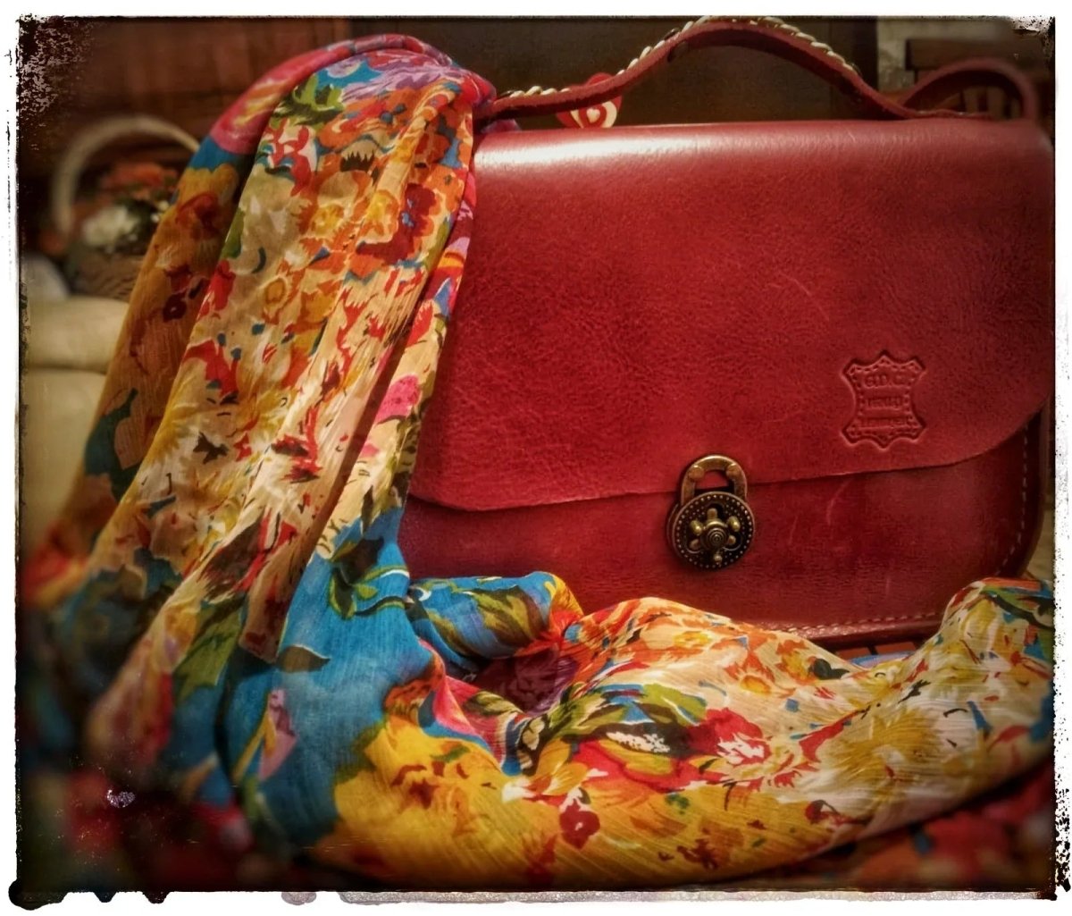 Borsa Valentina in Pelle di Bovino Bordeaux – Concia Vegetale Artigianale - Di Caudo